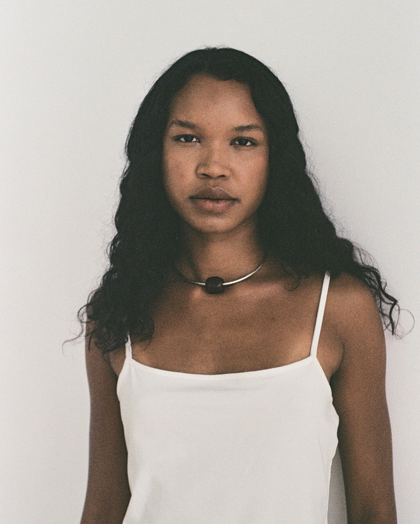 SILVER CHOKER WITH BROWN CUBE NECKLACE
