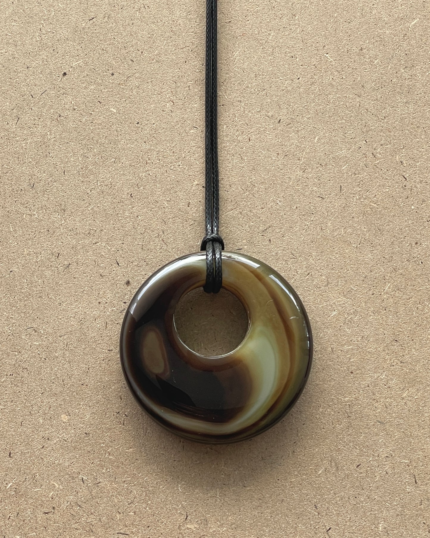 BROWN / AMBER AGATE HOOP NECKLACE 06