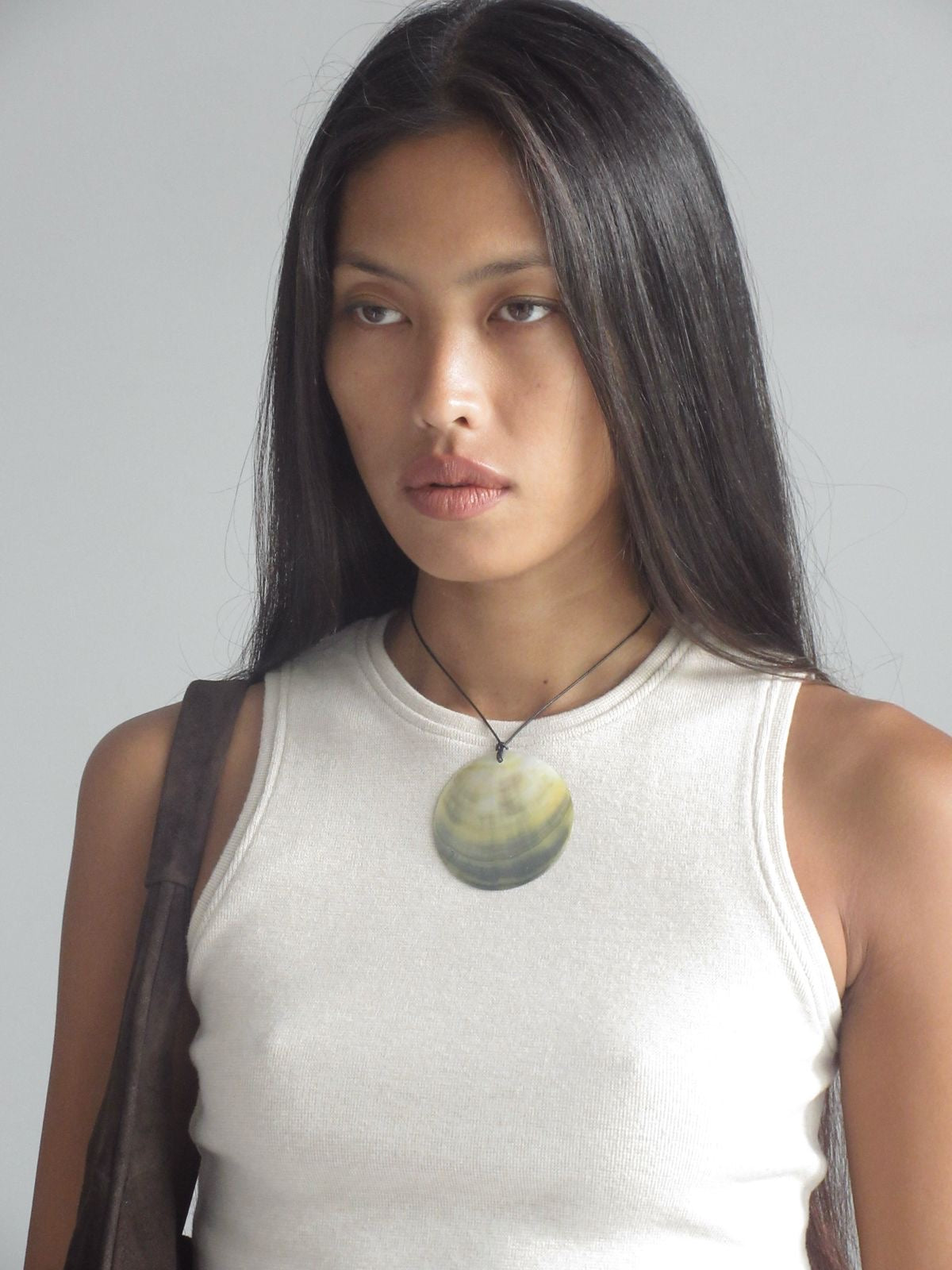 MOTHER OF PEARL SHELL DISC NECKLACE