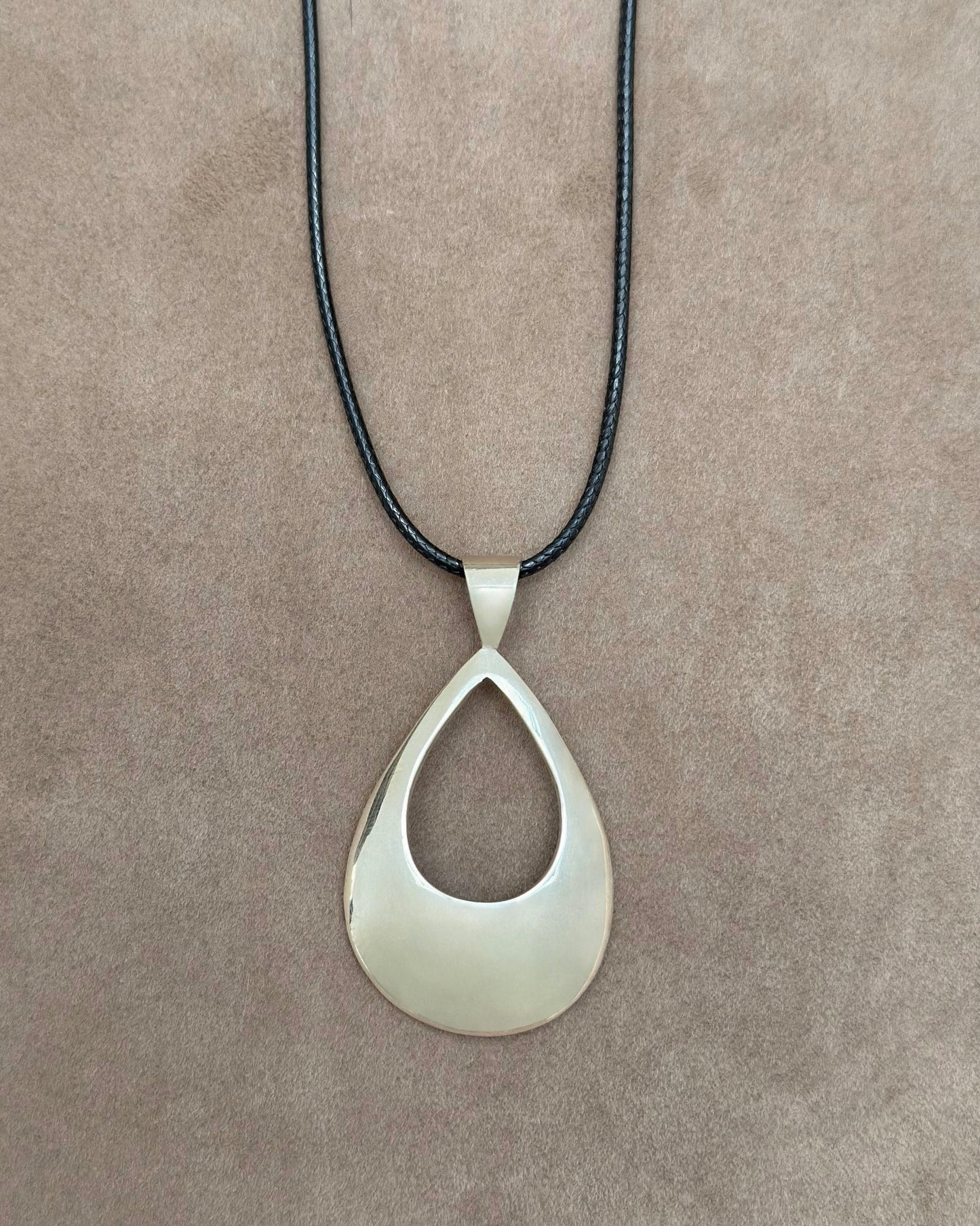 SILVER TEARDROP LONG CORD NECKLACE