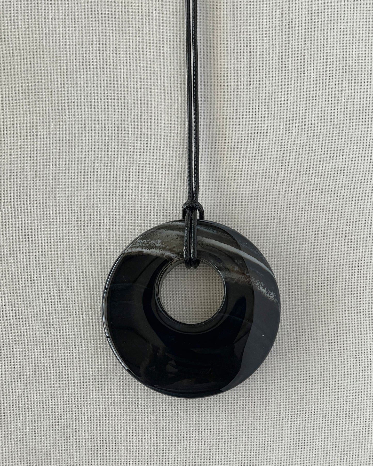 BLACK AGATE HOOP NECKLACE 05