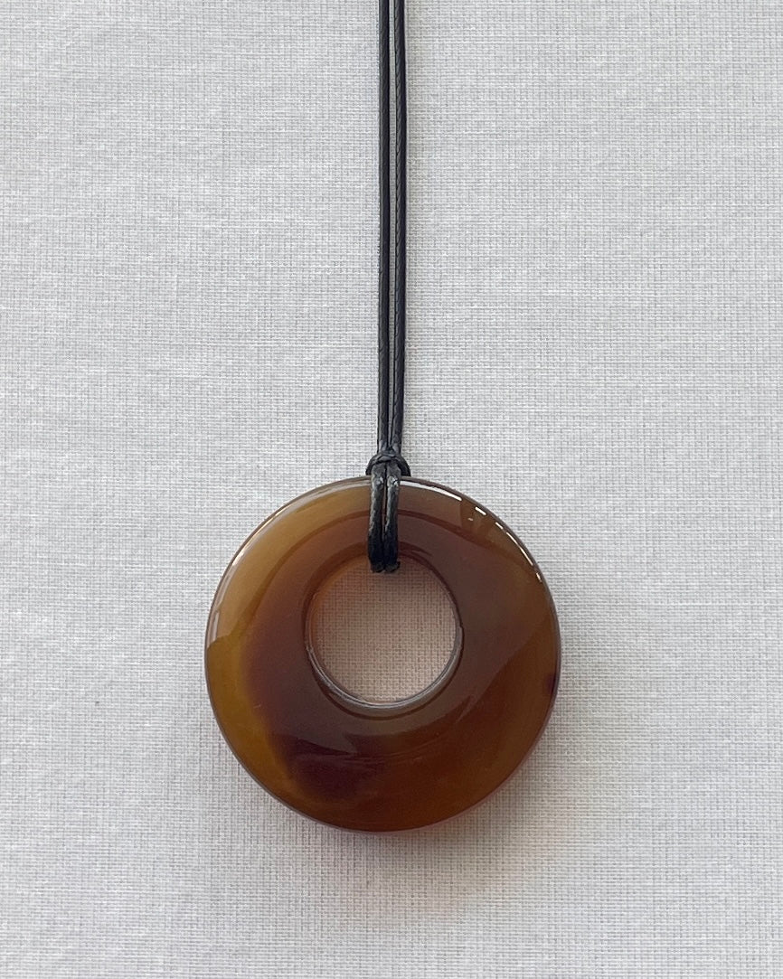 BROWN AGATE HOOP NECKLACE 02