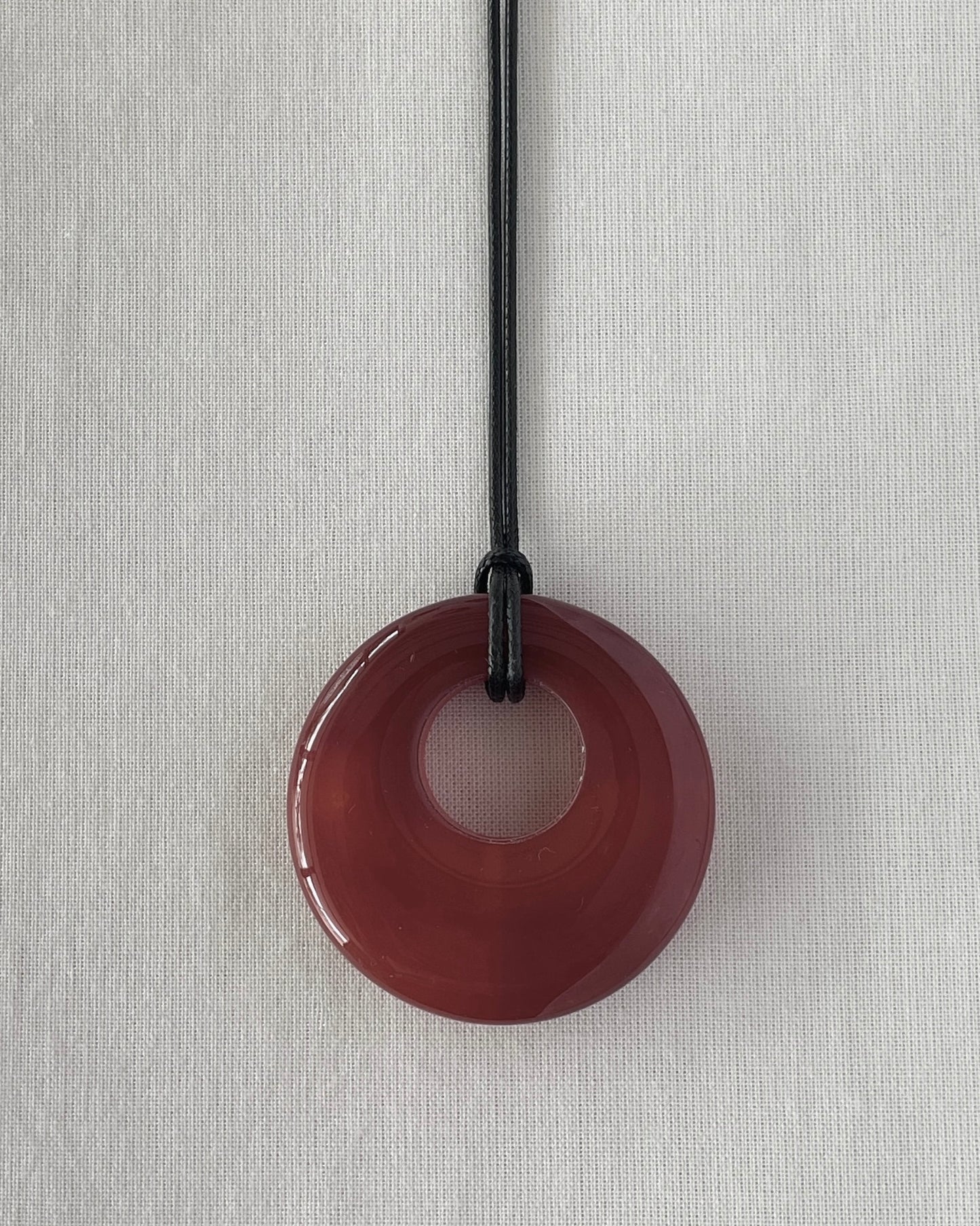 RED AGATE HOOP NECKLACE 01