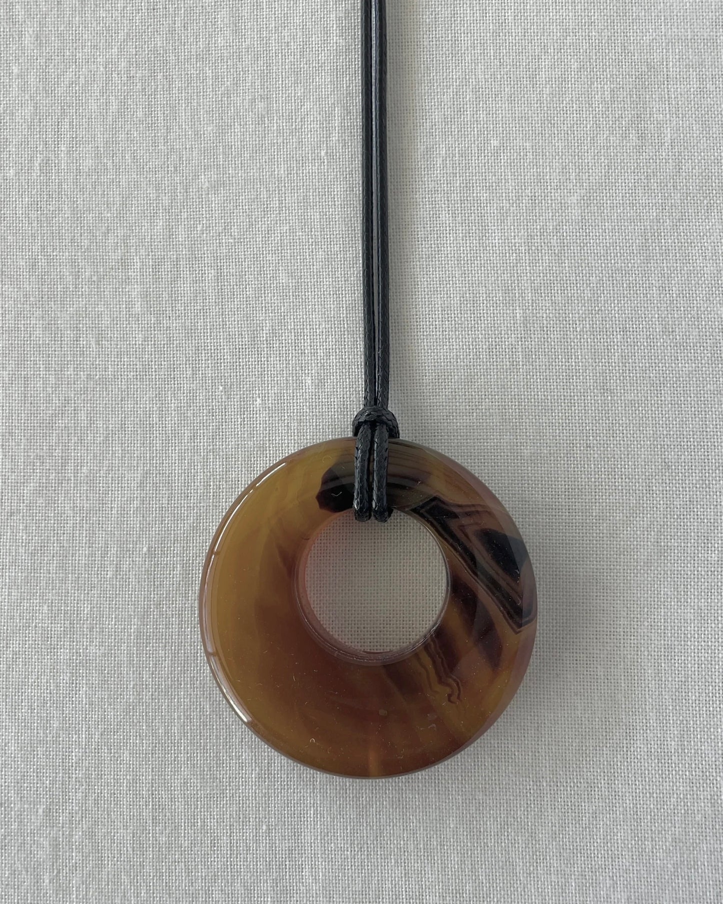 BROWN / AMBER AGATE HOOP NECKLACE 02