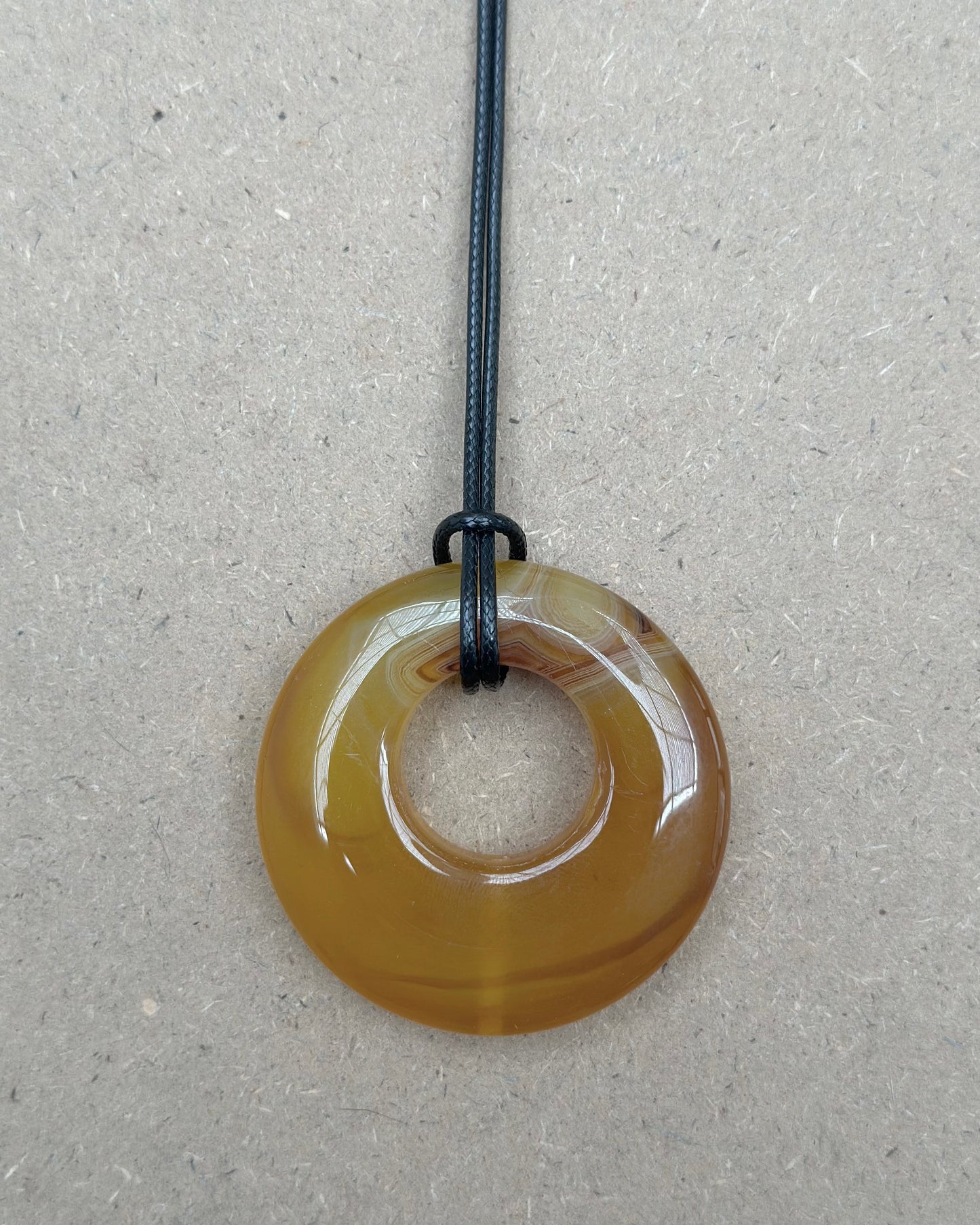 AMBER AGATE HOOP NECKLACE 03