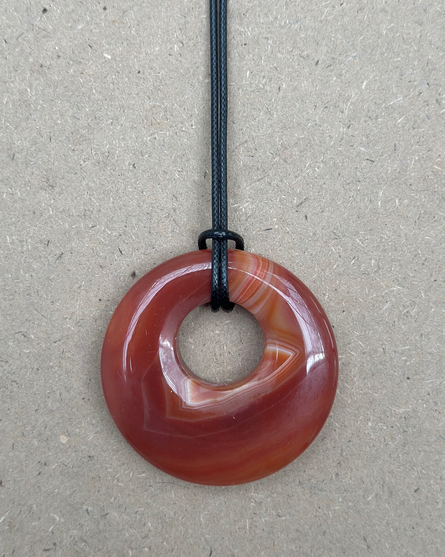 RED AGATE HOOP NECKLACE 01
