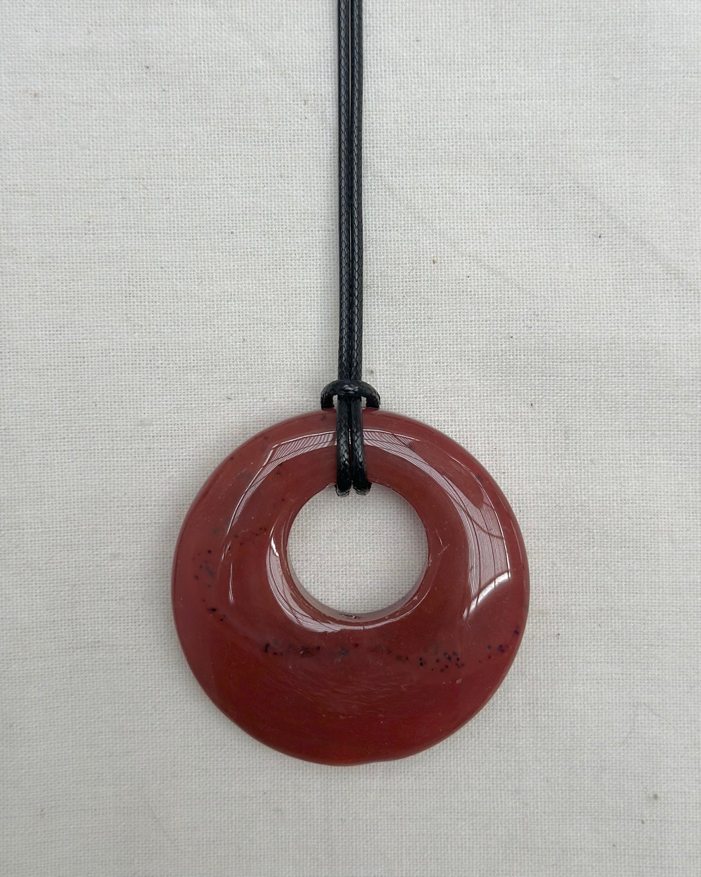 RED AGATE HOOP NECKLACE 05
