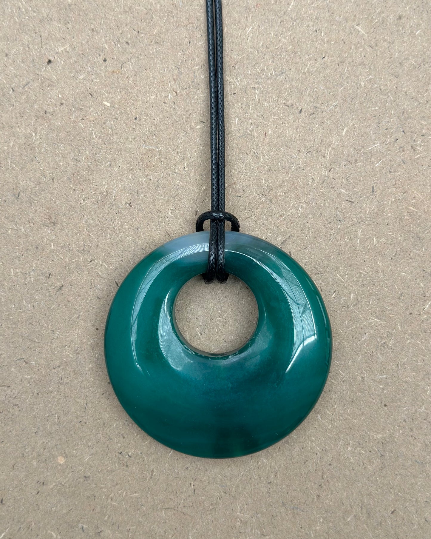 GREEN AGATE HOOP NECKLACE 01