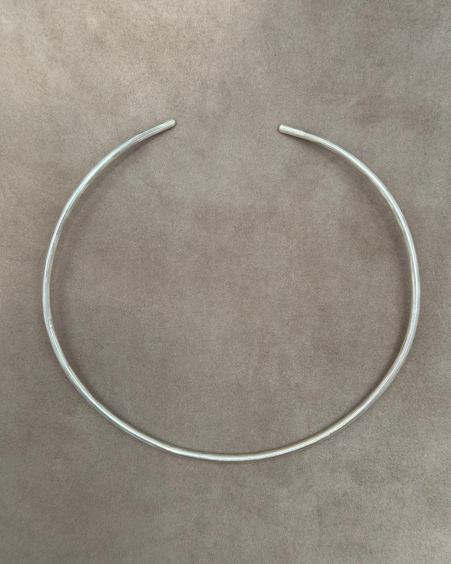 SILVER CHOKER NECKLACE