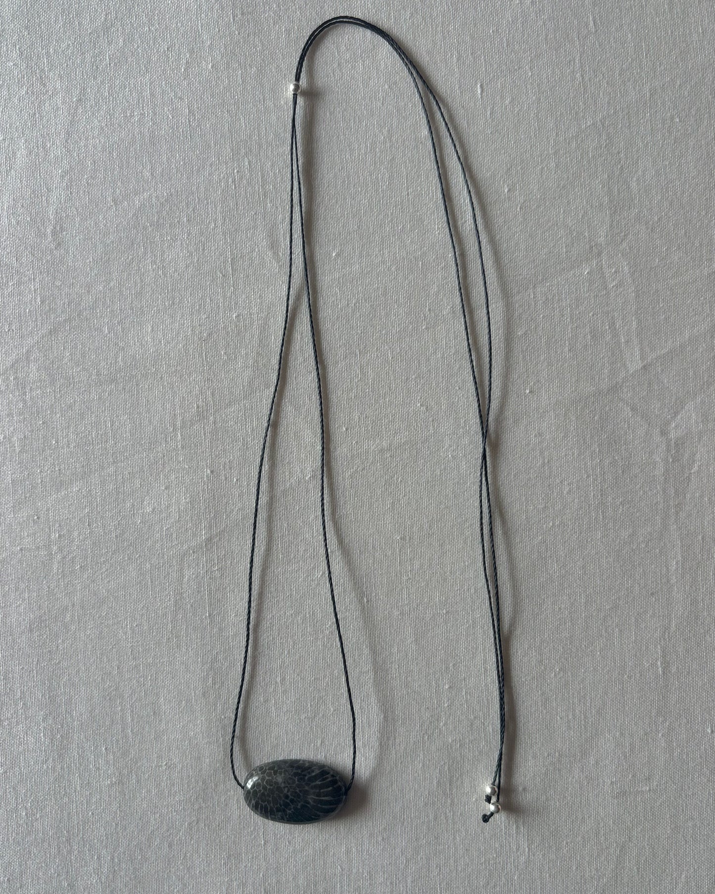 GREY FOSSIL CORAL OVAL NECKLACE 01