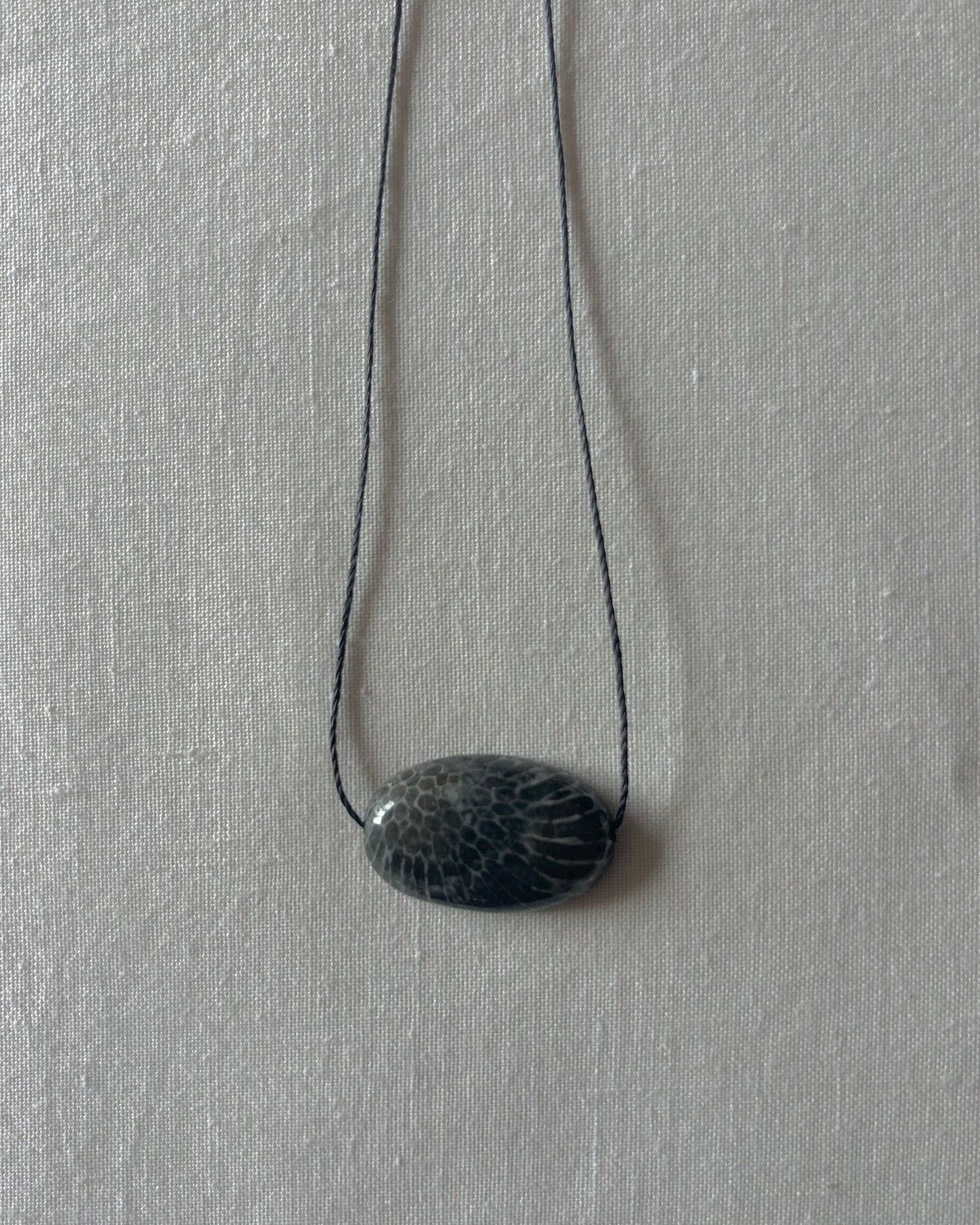 GREY FOSSIL CORAL OVAL NECKLACE 01