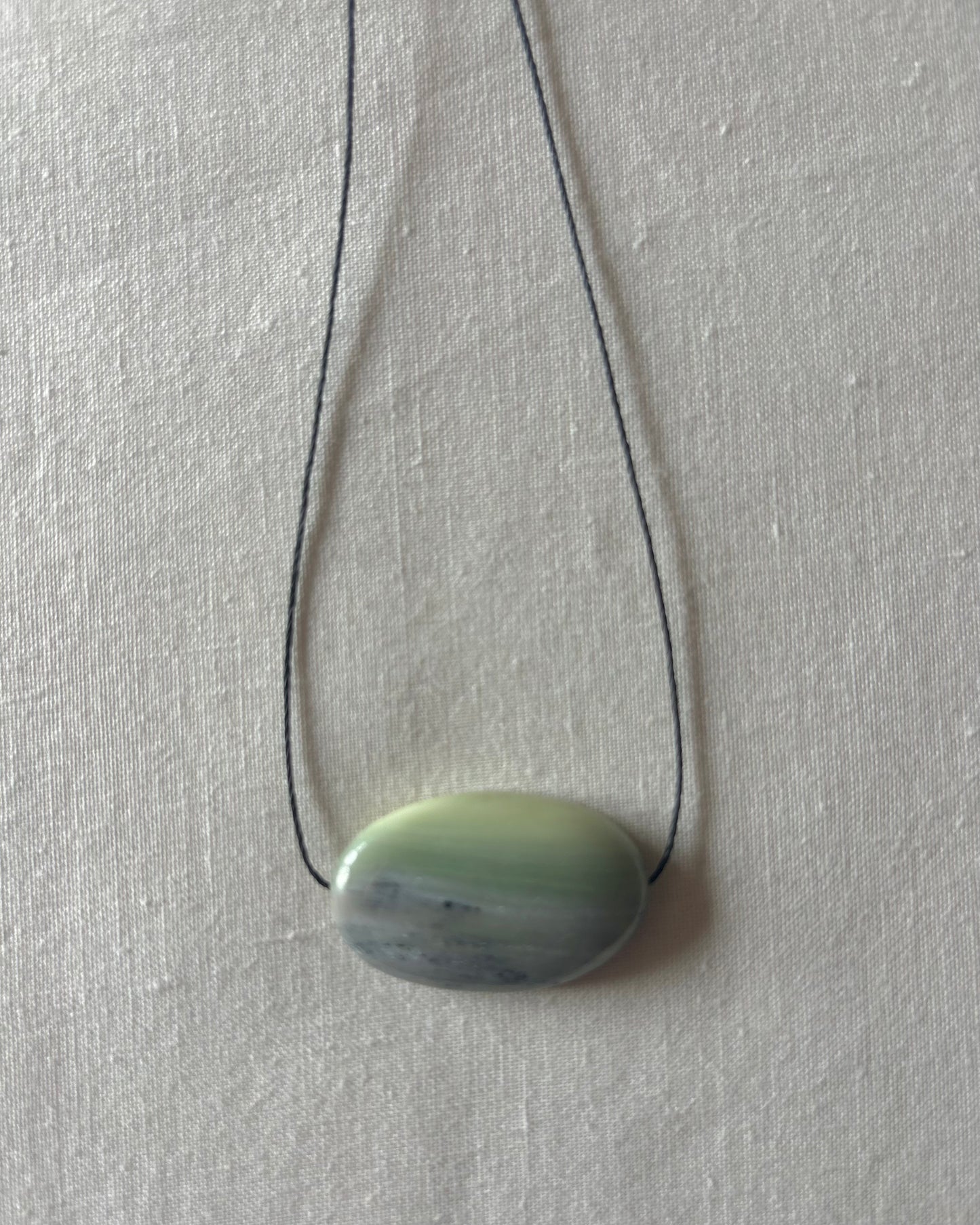GREEN / GREY SERPENTINE OVAL NECKLACE 01