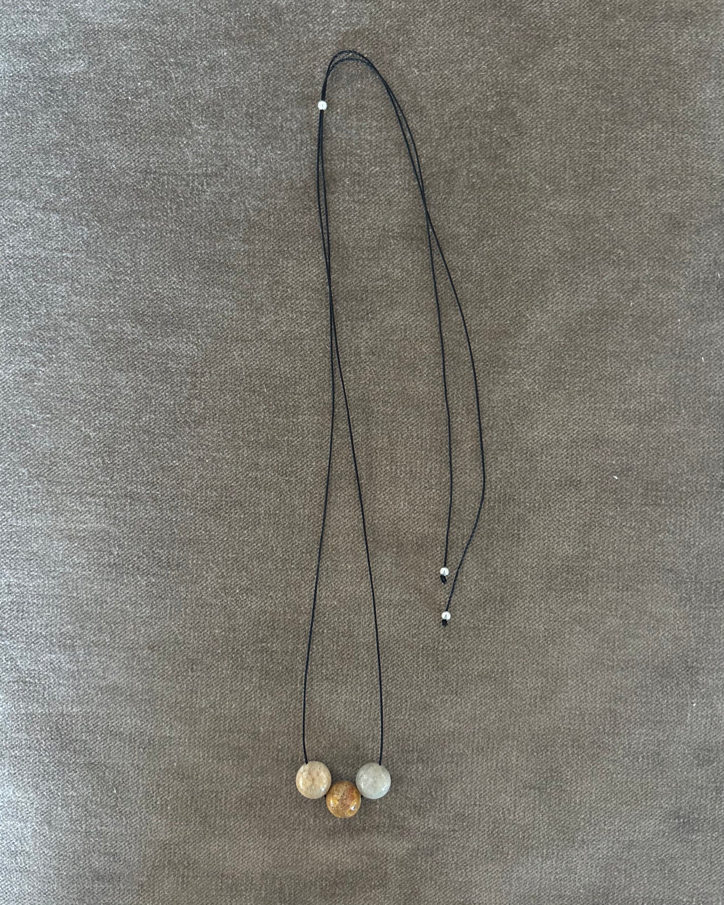 GREY / AMBER CHRYSANTHEMUM TRIPLE SPHERE NECKLACE 01