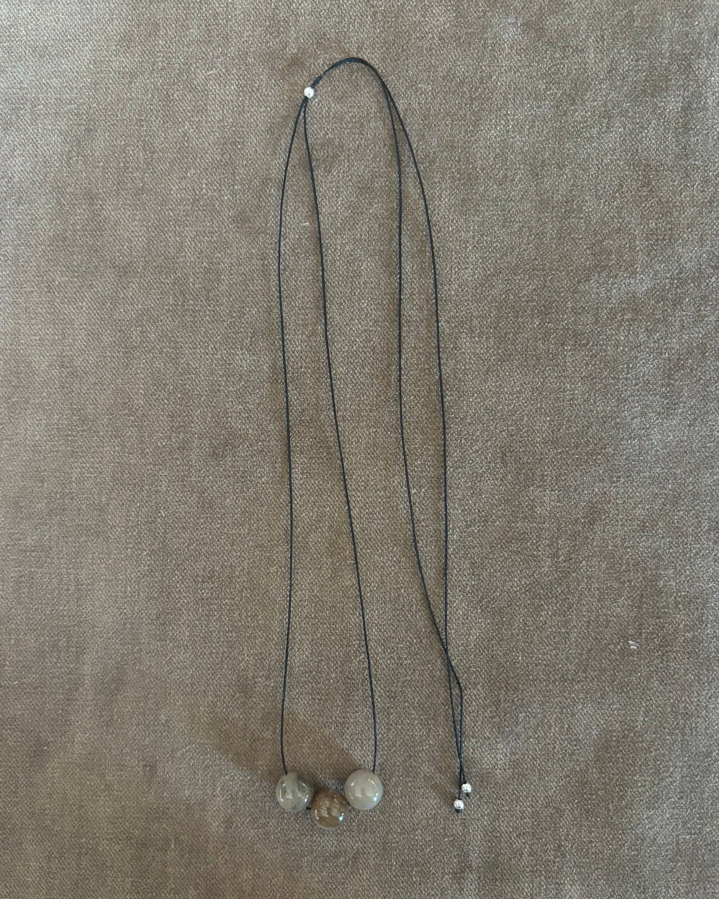 GREY CHRYSANTHEMUM TRIPLE SPHERE NECKLACE 02