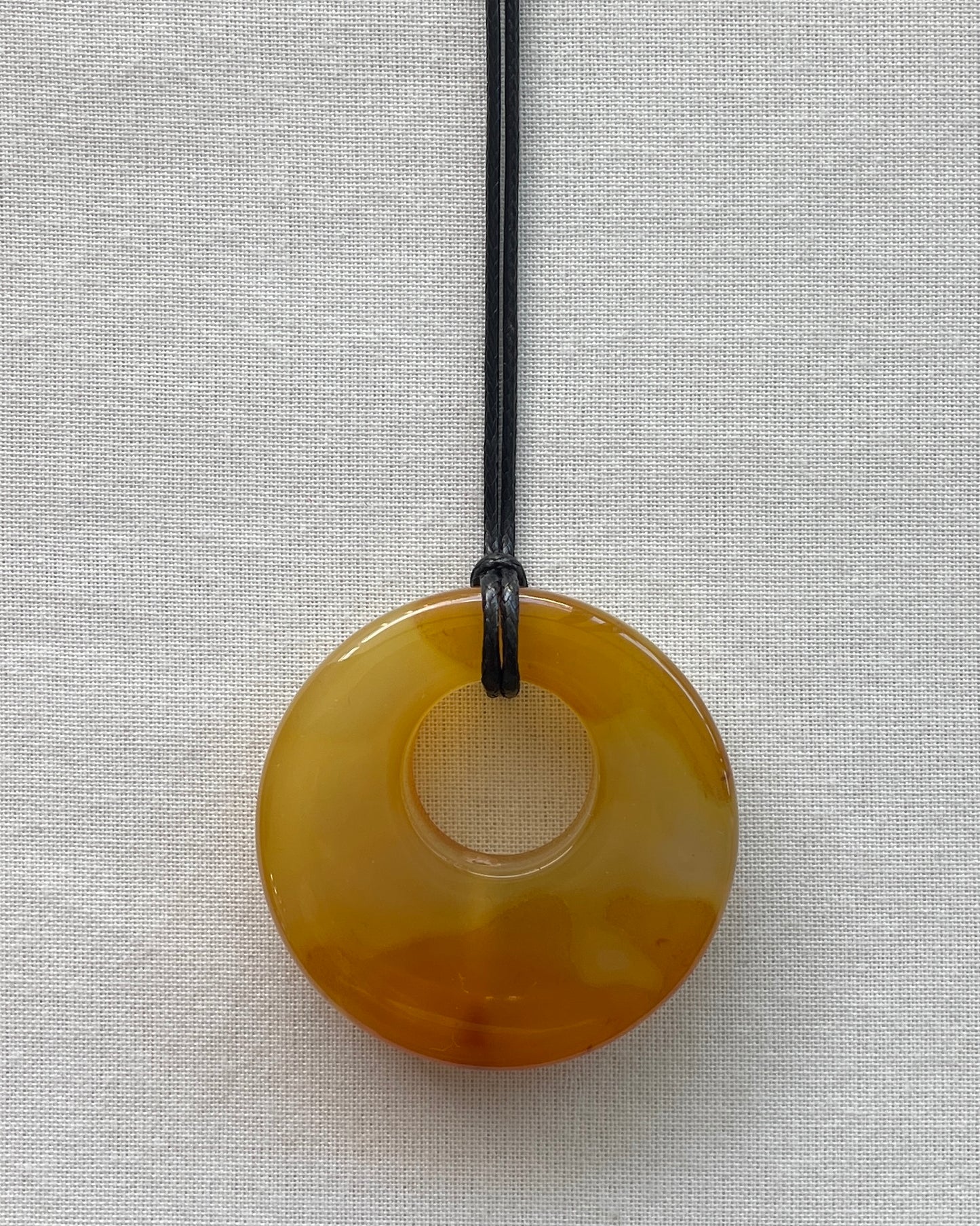AMBER AGATE HOOP NECKLACE 09