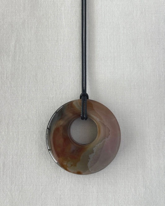 BROWN / AMBER AGATE HOOP NECKLACE 08