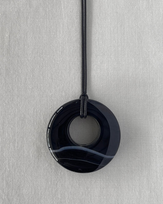 BLACK AGATE HOOP NECKLACE 11