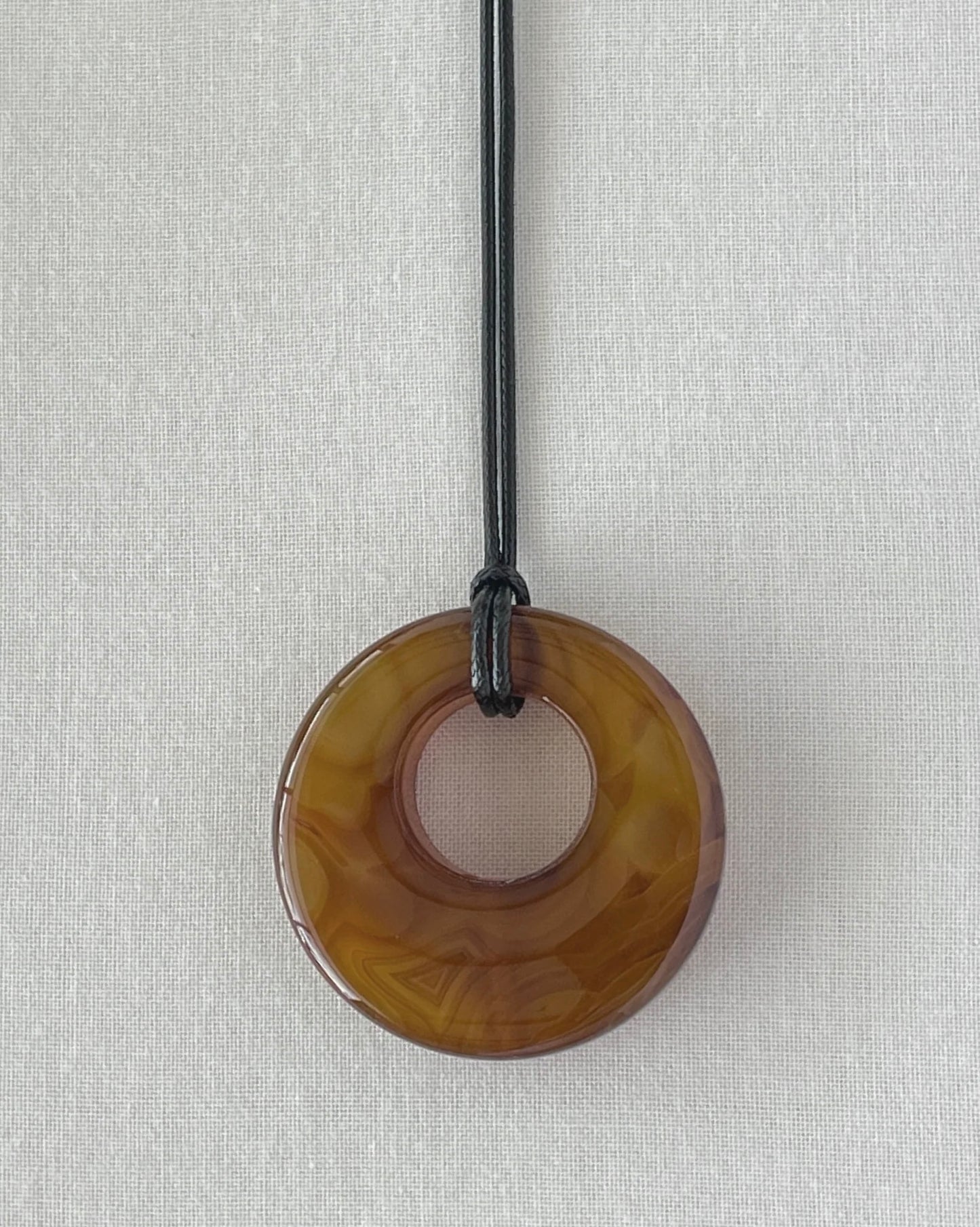 AMBER AGATE HOOP NECKLACE 03
