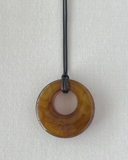 AMBER AGATE HOOP NECKLACE 03