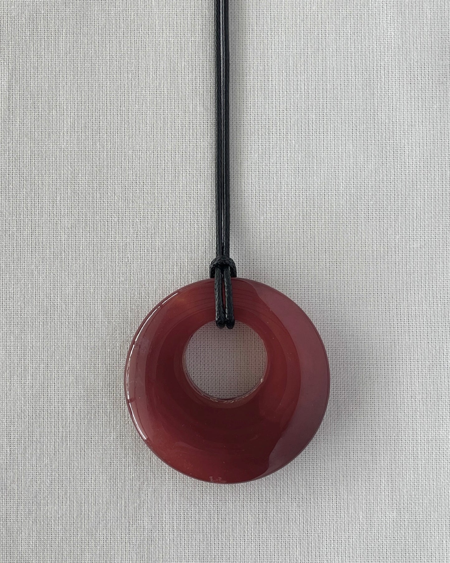 RED AGATE HOOP NECKLACE 02
