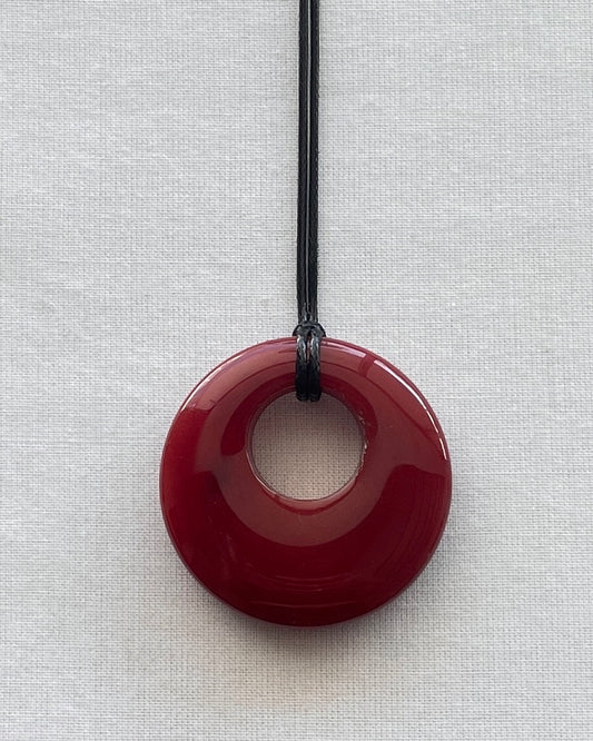 RED AGATE HOOP NECKLACE 05