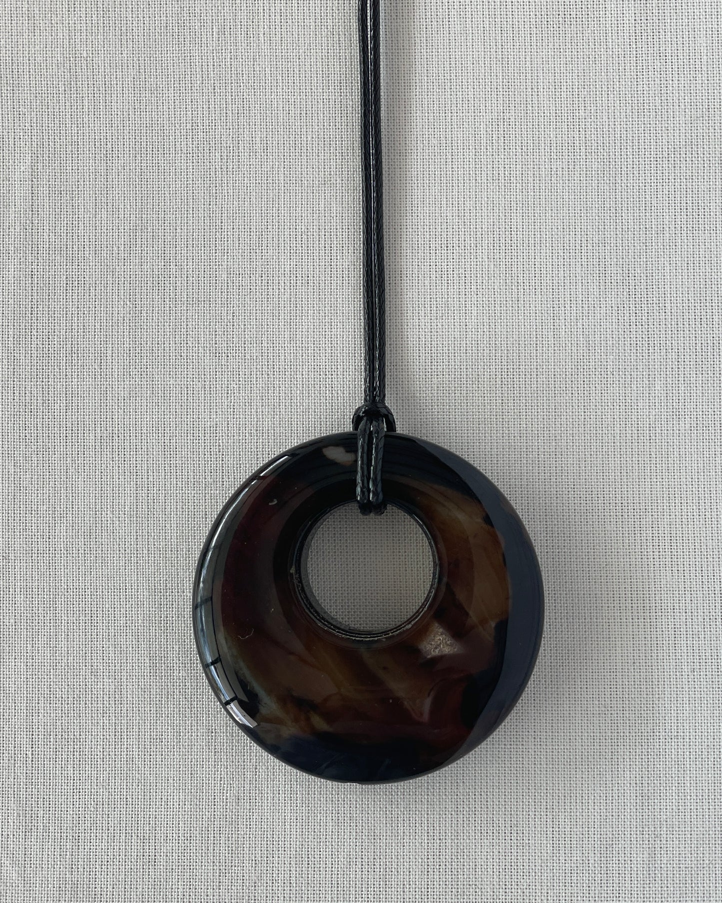 BLACK / BROWN AGATE HOOP NECKLACE 01