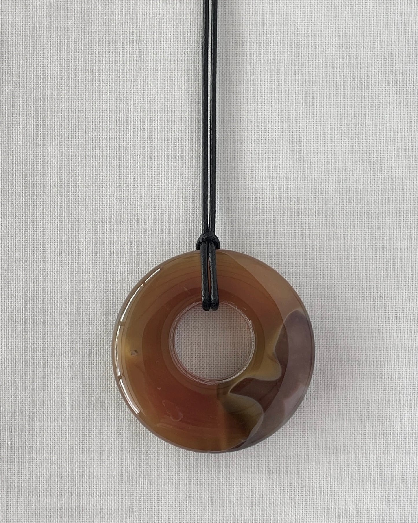 BROWN / AMBER AGATE HOOP NECKLACE 09