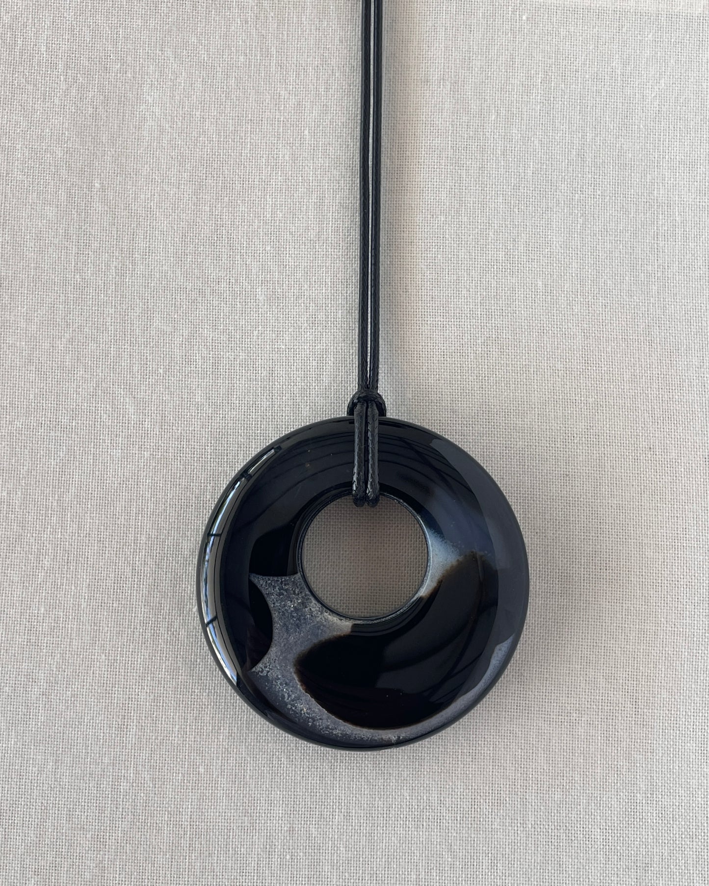 BLACK AGATE HOOP NECKLACE 10