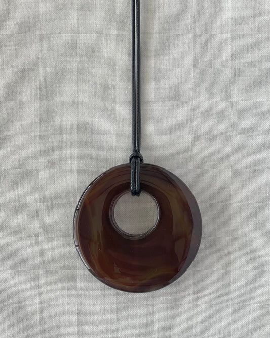 DARK BROWN AGATE HOOP NECKLACE 01
