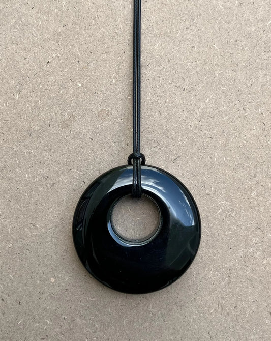 BLACK AGATE HOOP NECKLACE 01