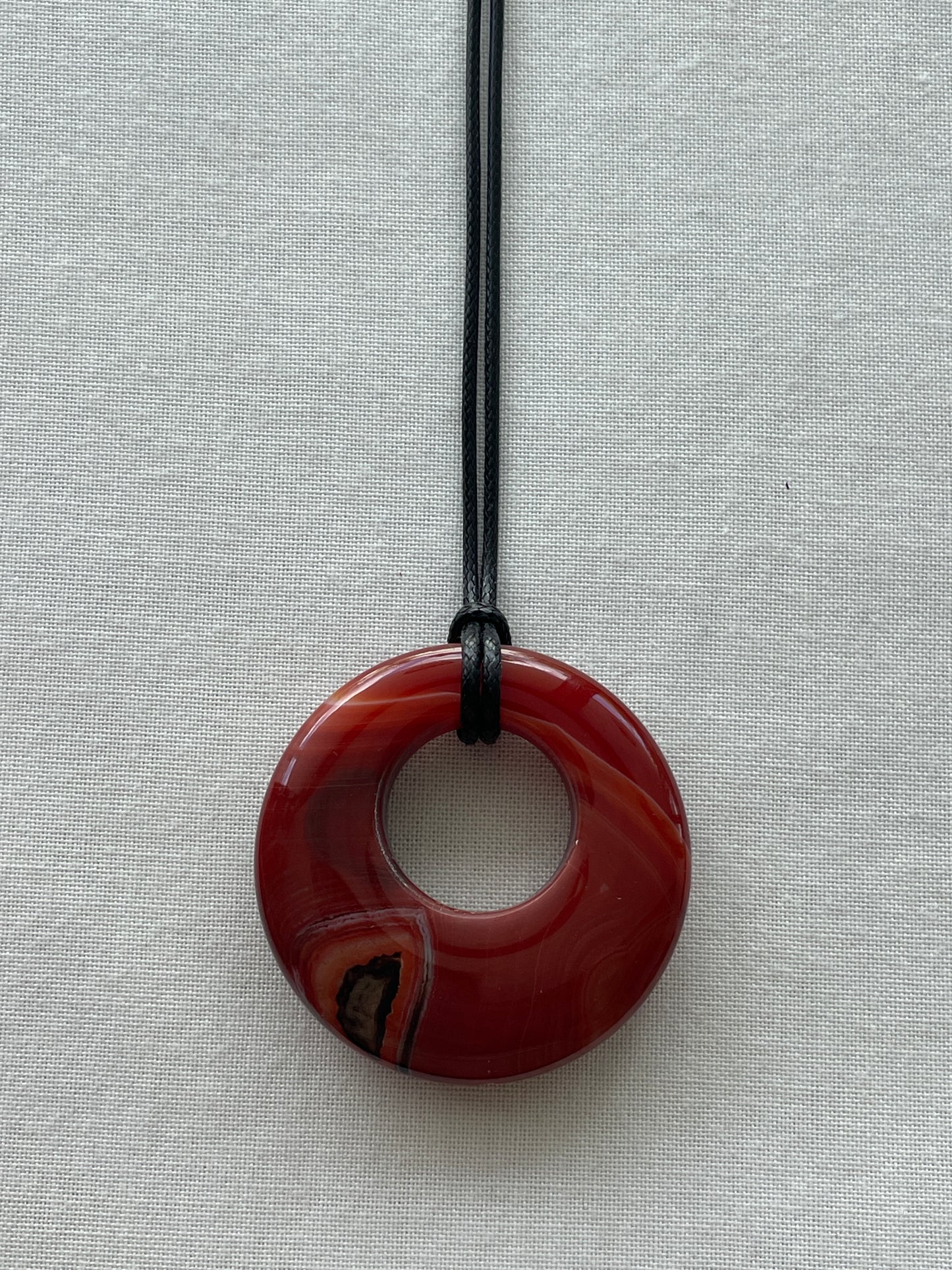 RED AGATE HOOP NECKLACE 02