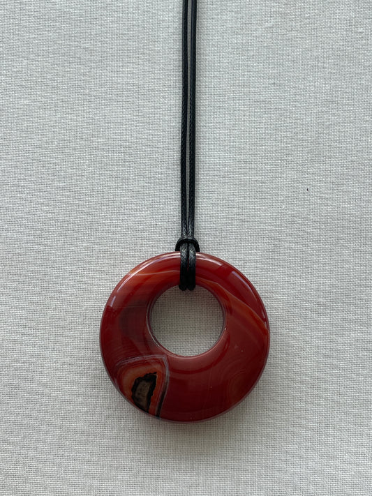RED AGATE HOOP NECKLACE 02