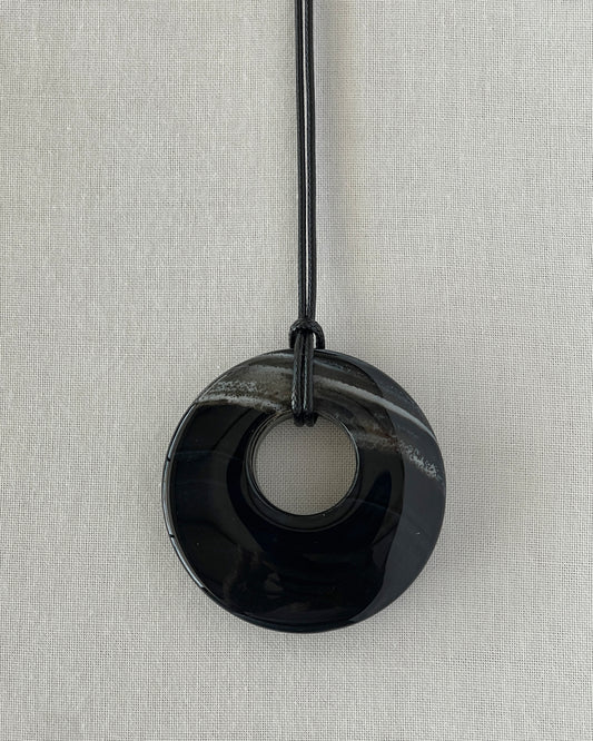 BLACK AGATE HOOP NECKLACE 05