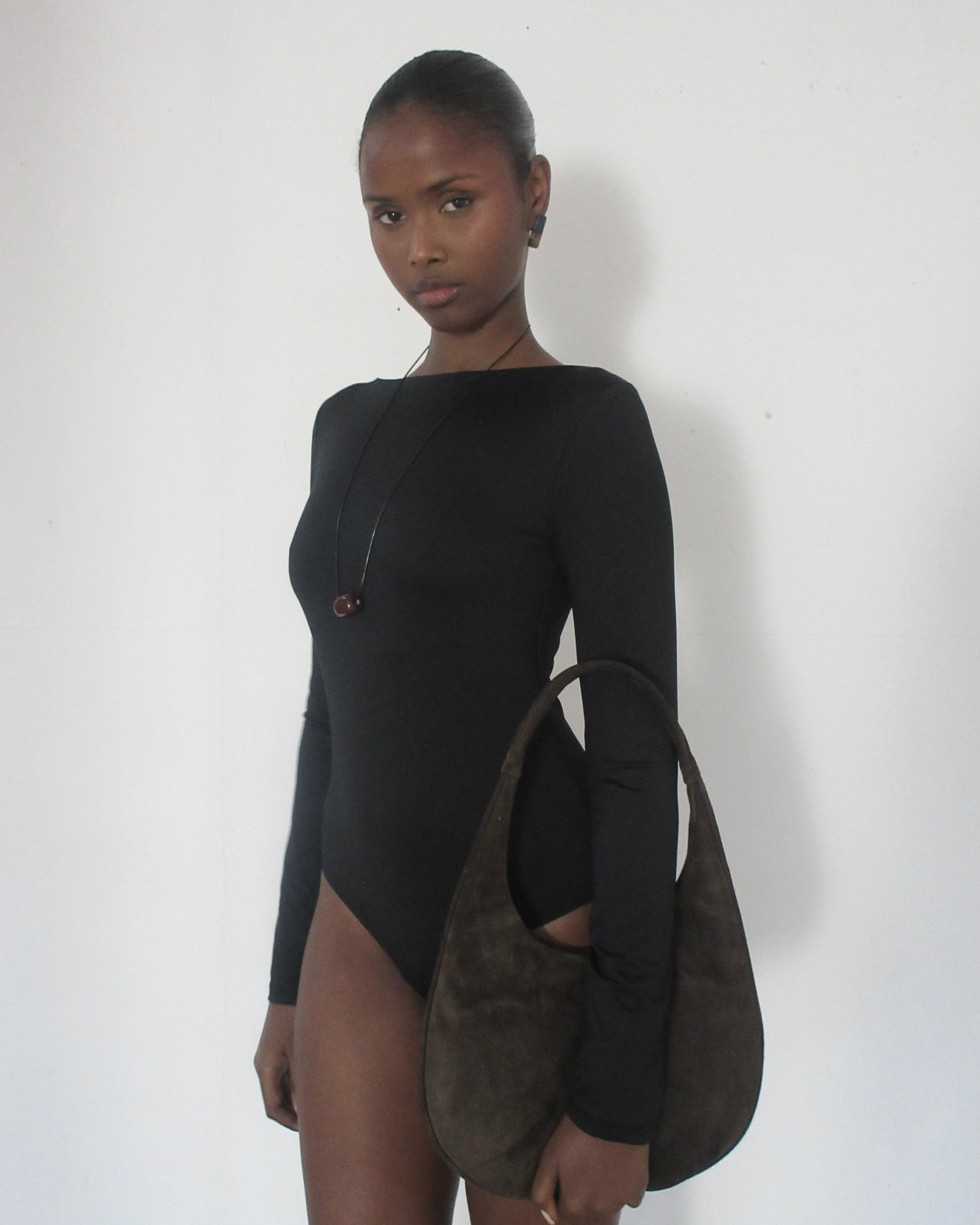 BROWN GLASS CUBE LONG CORD NECKLACE