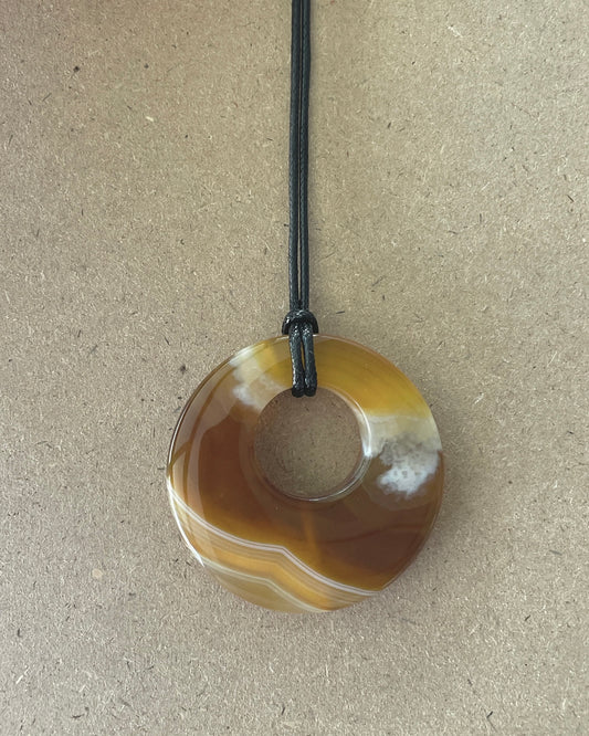 AMBER AGATE HOOP NECKLACE 03