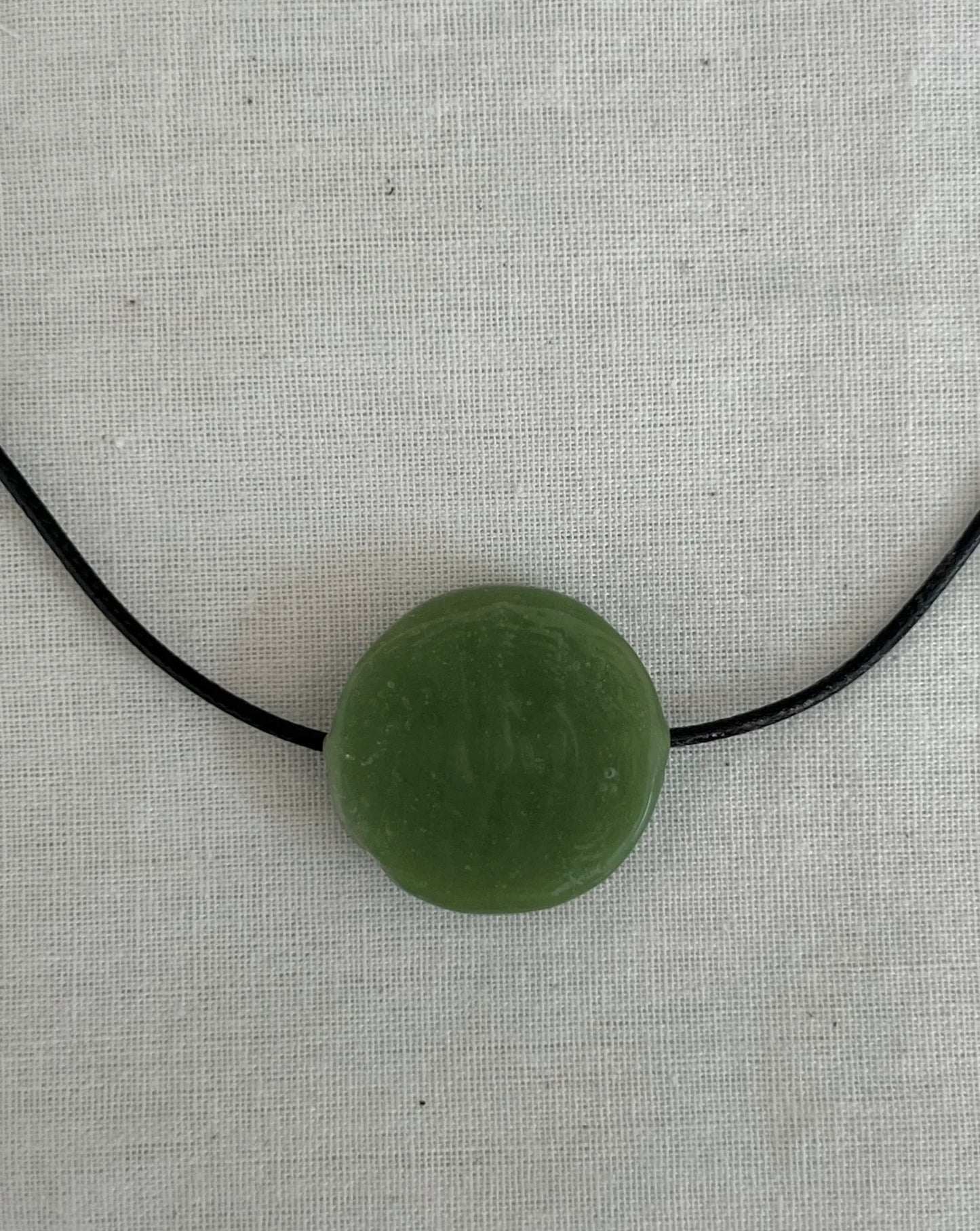 GREEN GLASS CIRCLE NECKLACE