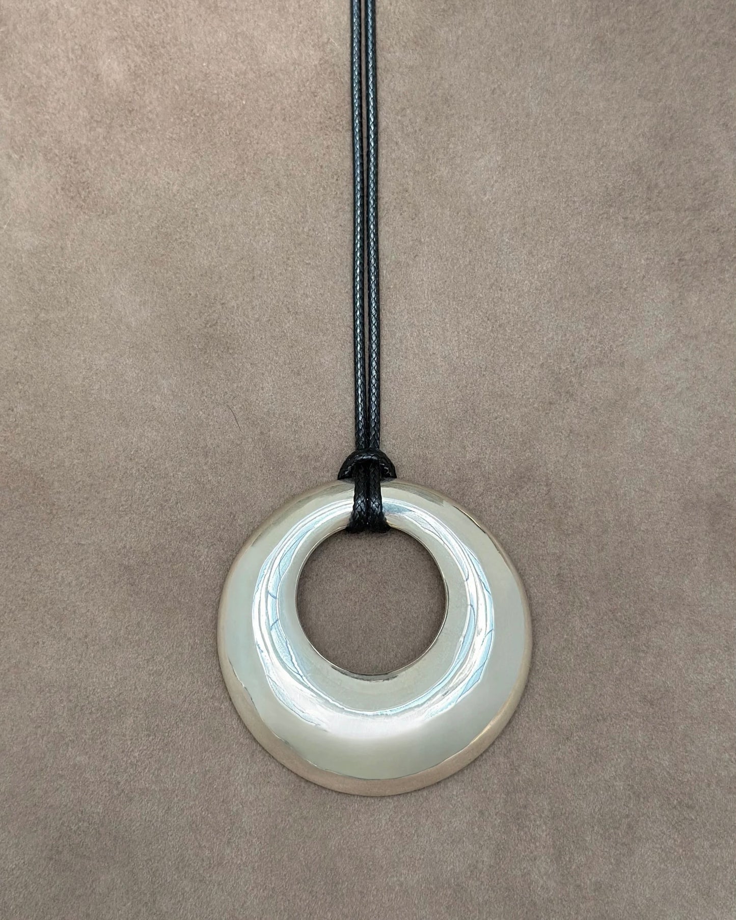 SILVER HOOP CORD NECKLACE