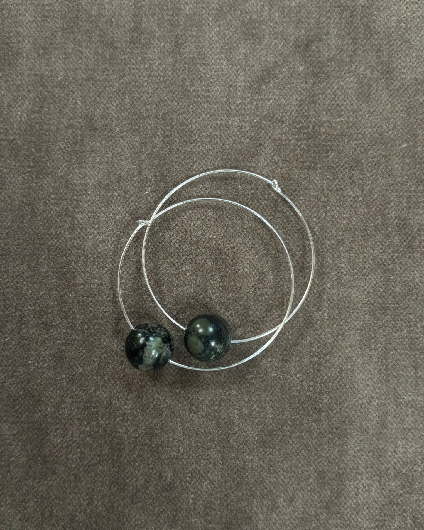 GREEN KAMBABA SPHERE HOOP EARRINGS 01