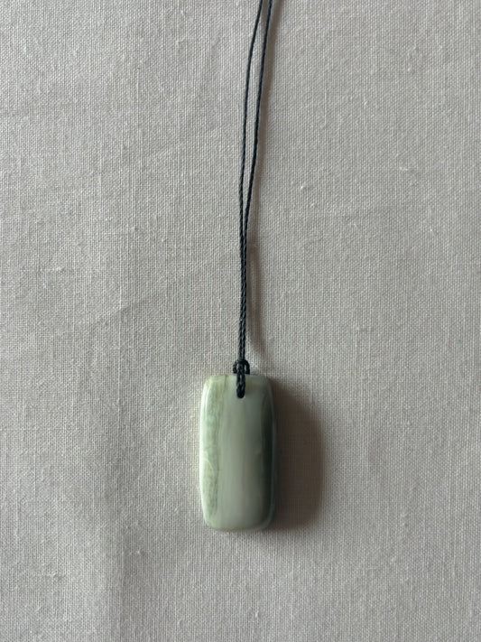 GREEN SERPENTINE RECTANGLE NECKLACE O1