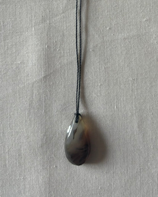 GREY / BROWN AGATE TEARDROP NECKLACE 01