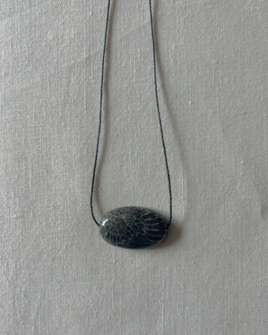 GREY FOSSIL CORAL OVAL NECKLACE 01
