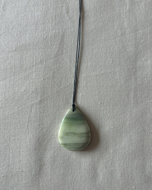 GREEN SERPENTINE TEARDROP NECKLACE 02