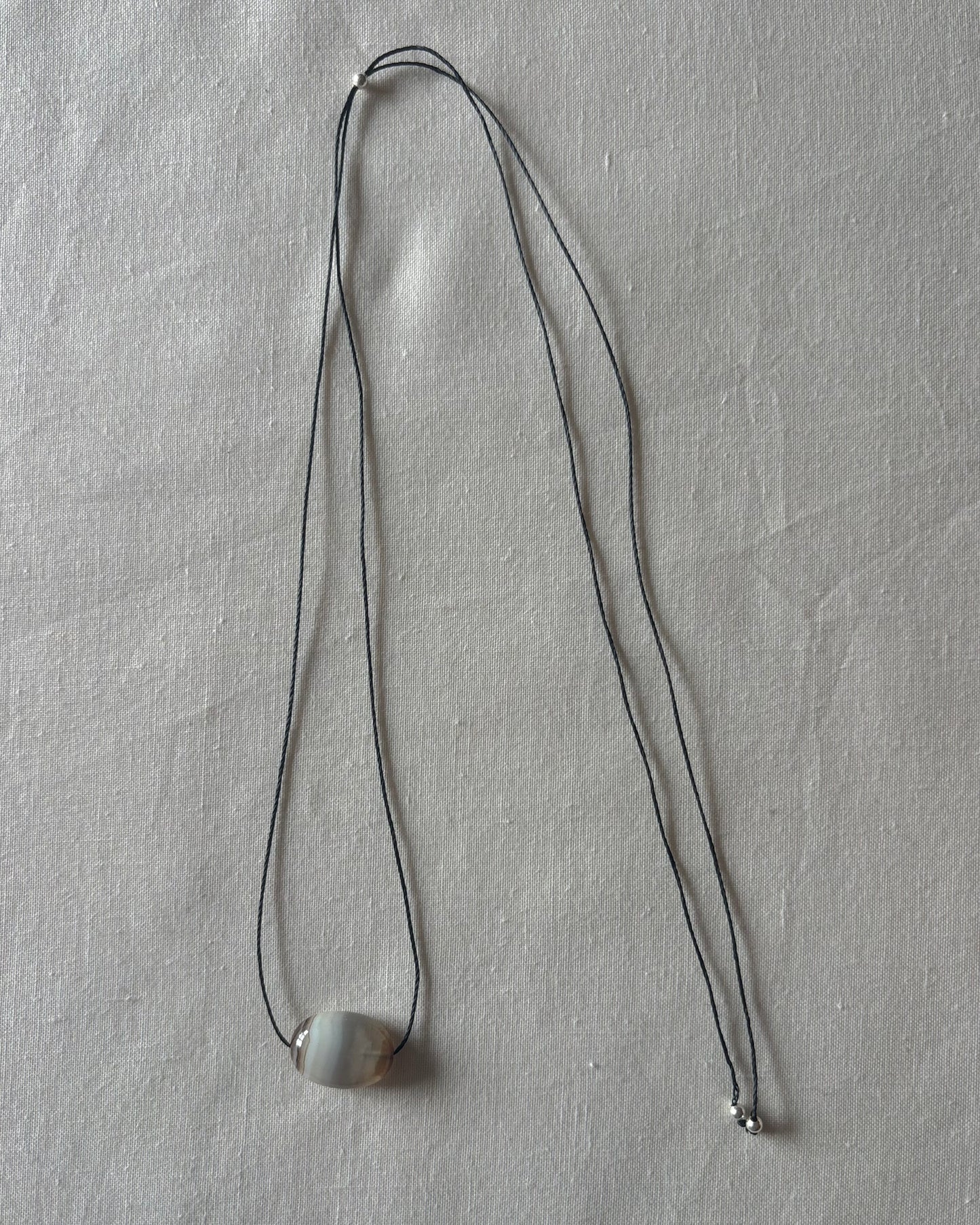 BROWN / IVORY AGATE OVAL NECKLACE 01