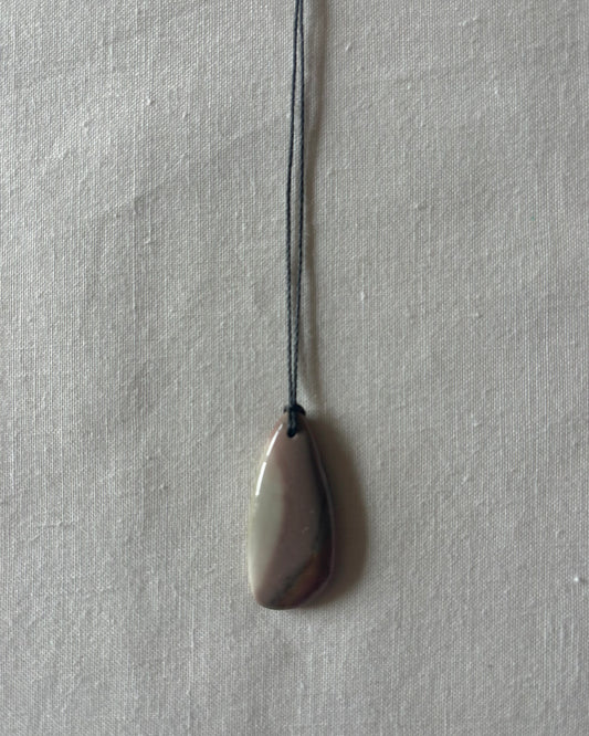 GREEN / GREY JASPER TRIANGLE NECKLACE 01