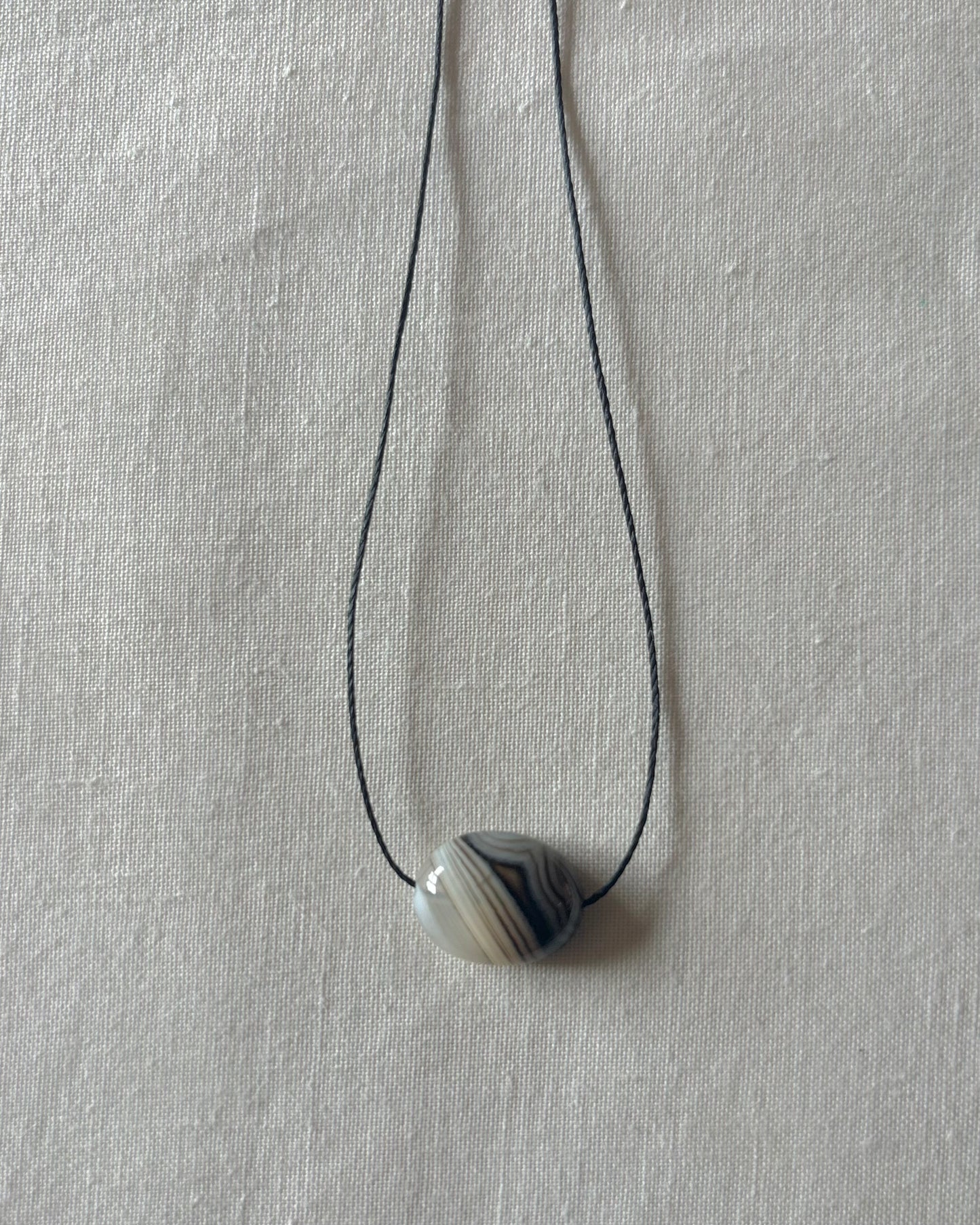 BROWN / IVORY AGATE OVAL NECKLACE 02