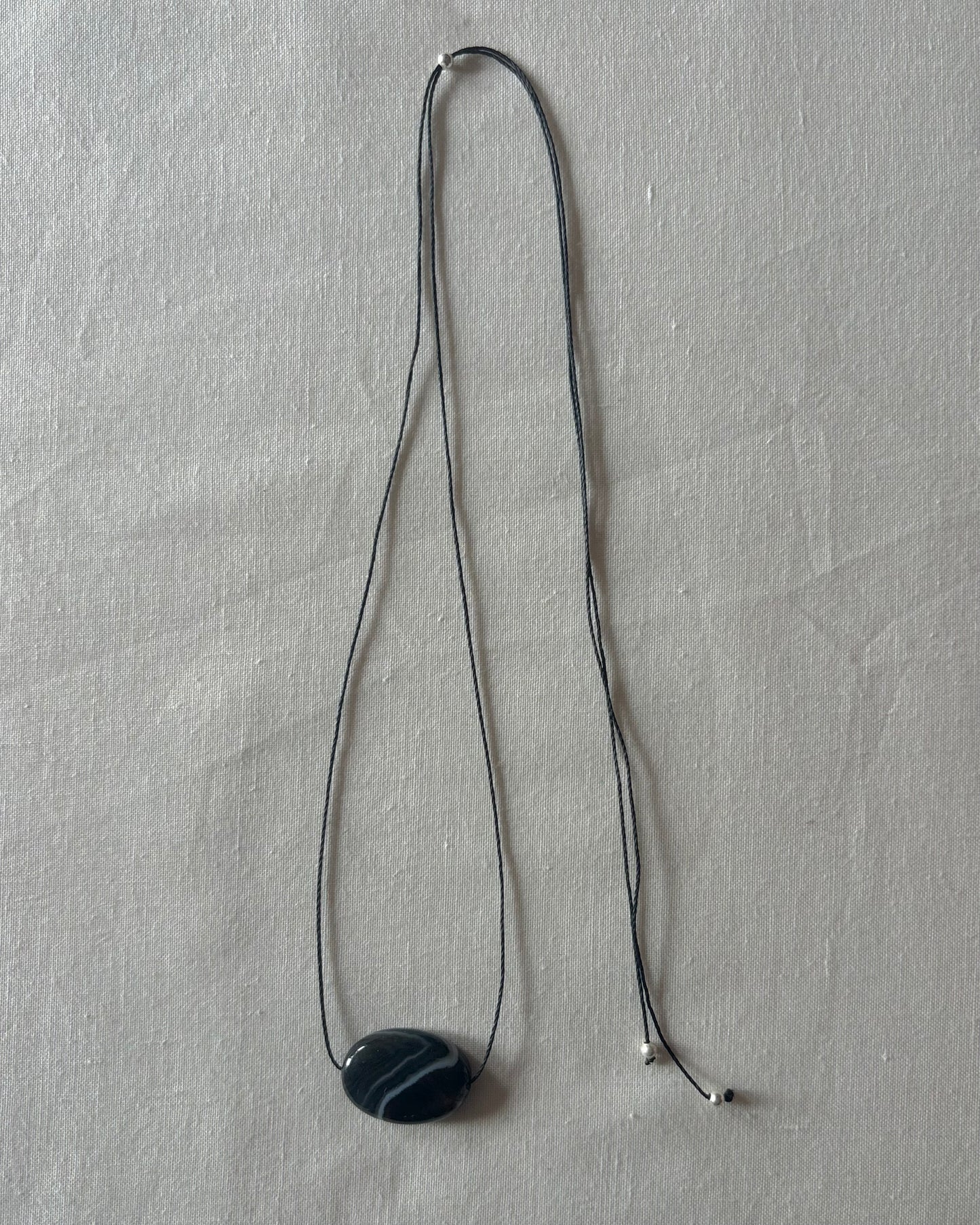 BLACK / BROWN AGATE OVAL NECKLACE 01