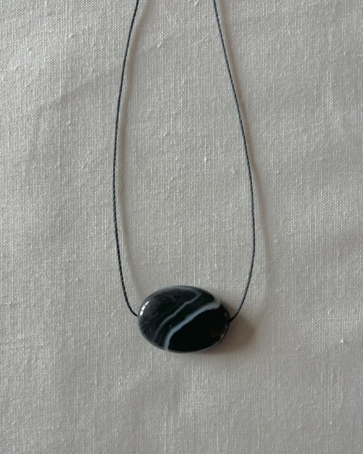 BLACK / BROWN AGATE OVAL NECKLACE 01