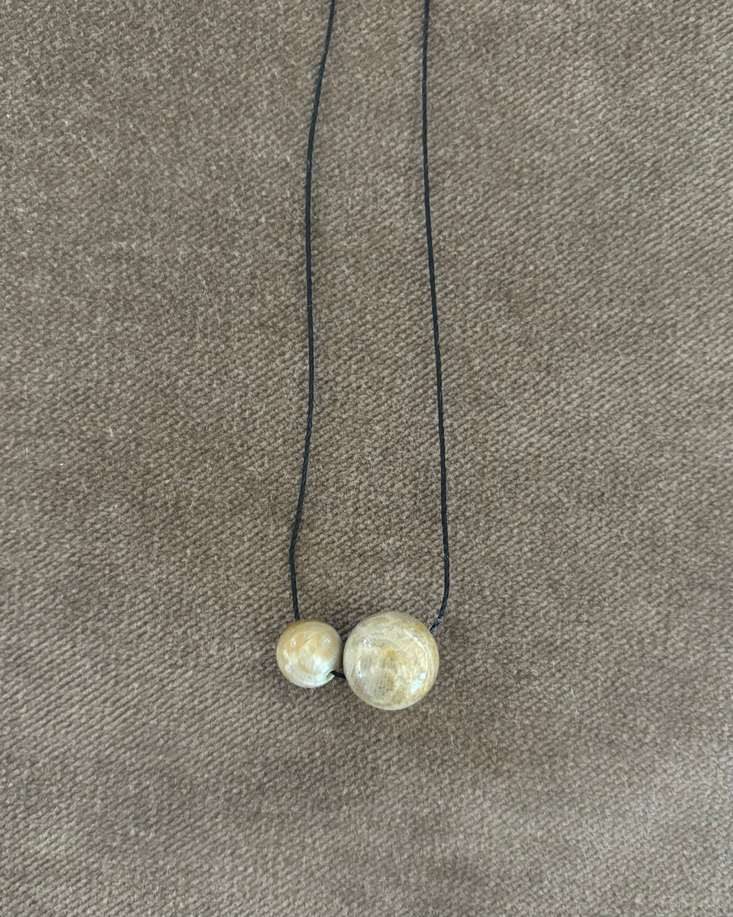 GREY / AMBER CHRYSANTHEMUM DOUBLE SPHERE NECKLACE 01