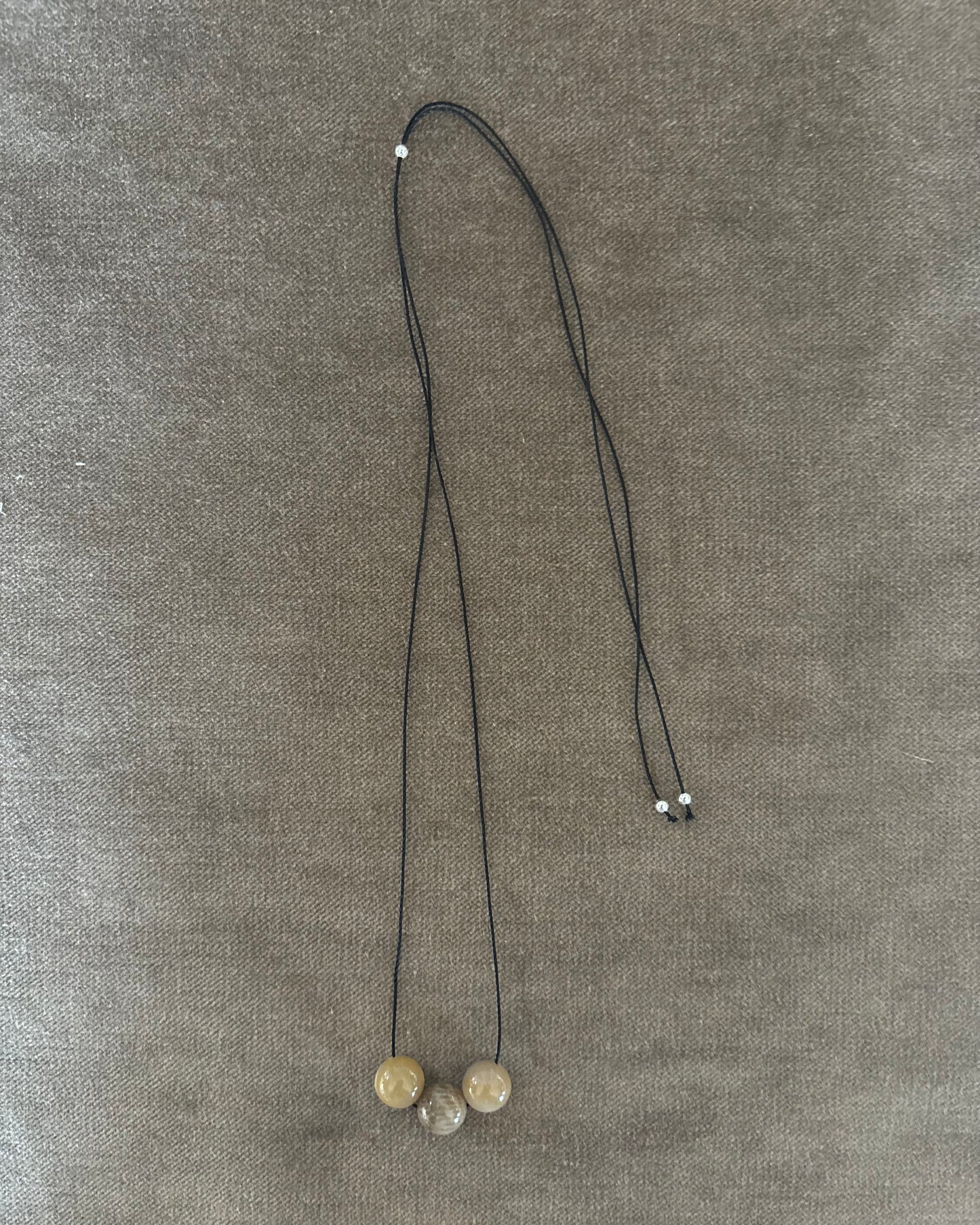 GREY / AMBER CHRYSANTHEMUM TRIPLE SPHERE NECKLACE 04