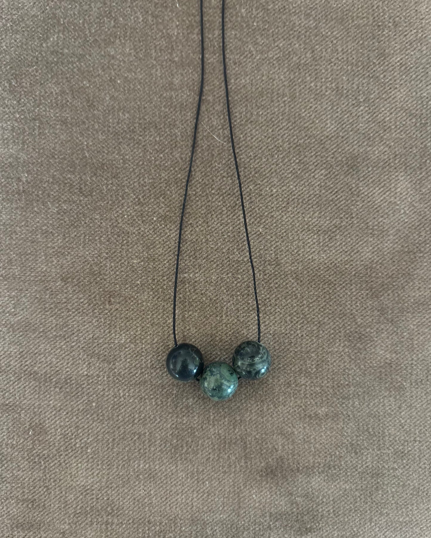 GREEN KAMBABA TRIPLE SPHERE NECKLACE 01
